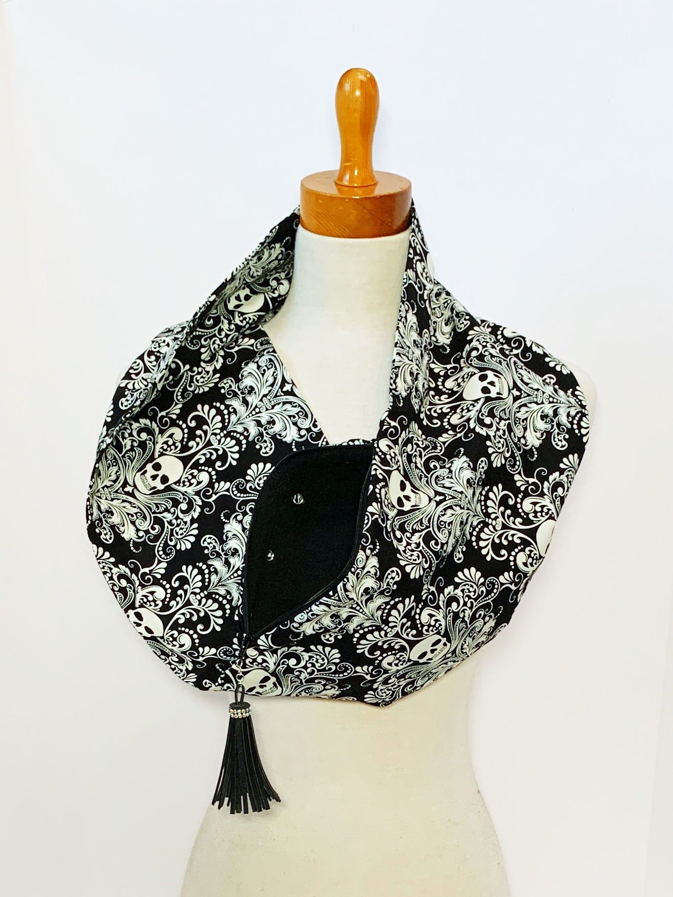 Glow in the Dark Damask Bonding Scarf