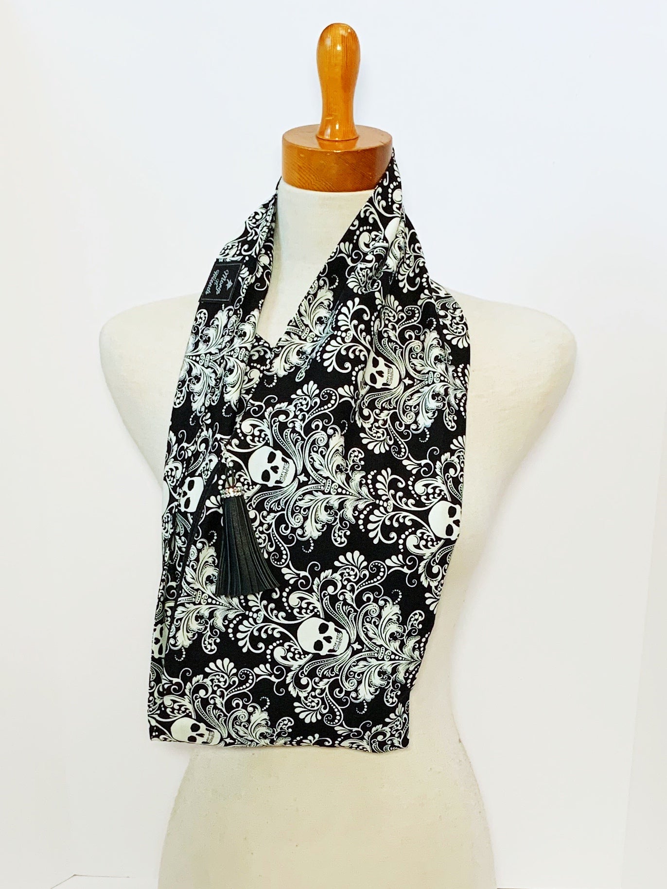 Glow in the Dark Damask Bonding Scarf