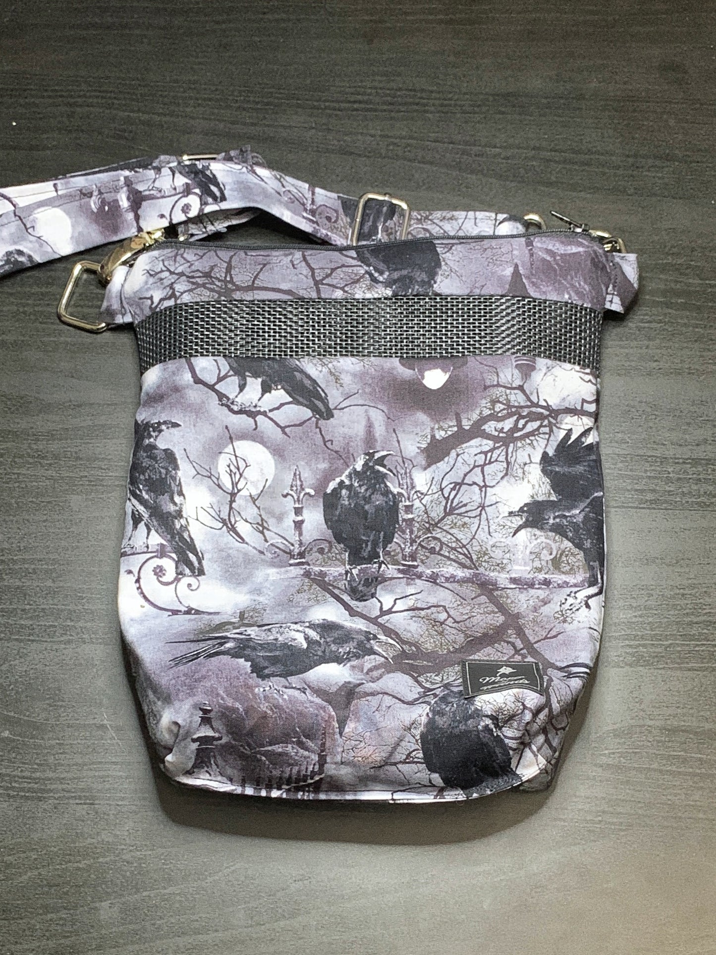 Raven Introduction Pouch