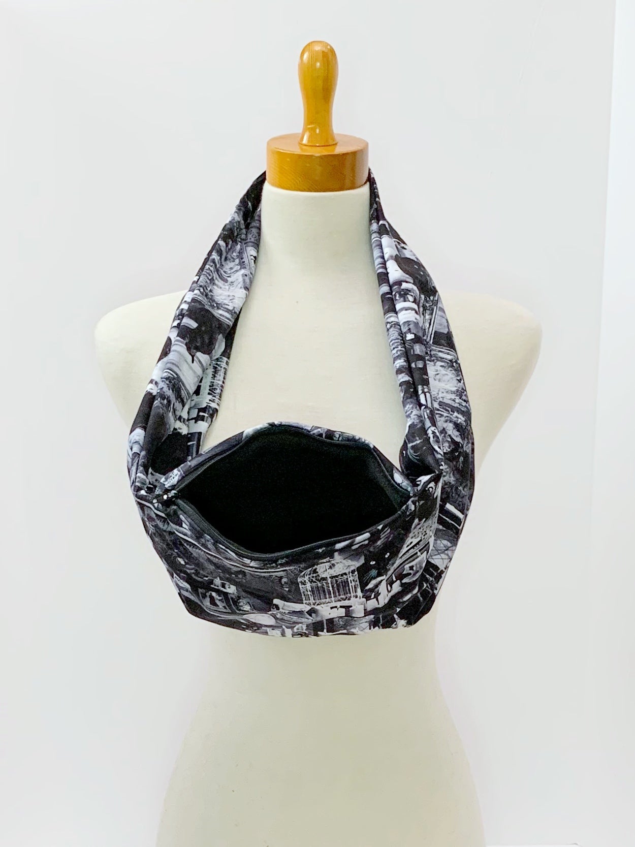 Gothic Pattern Bonding Scarf